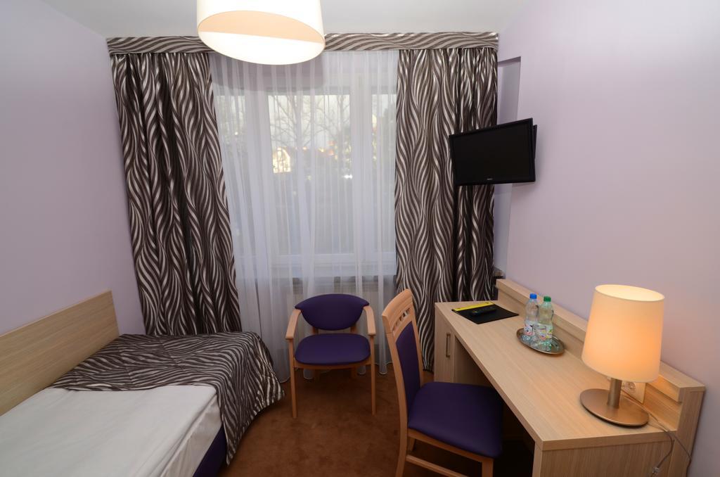 Hotel Pzmot Люблин Экстерьер фото